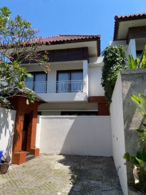 Poperti di Bali Jean 8